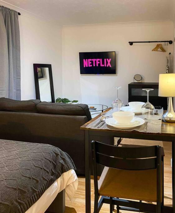 Cozy Studio Near Train Station CBG Exteriör bild